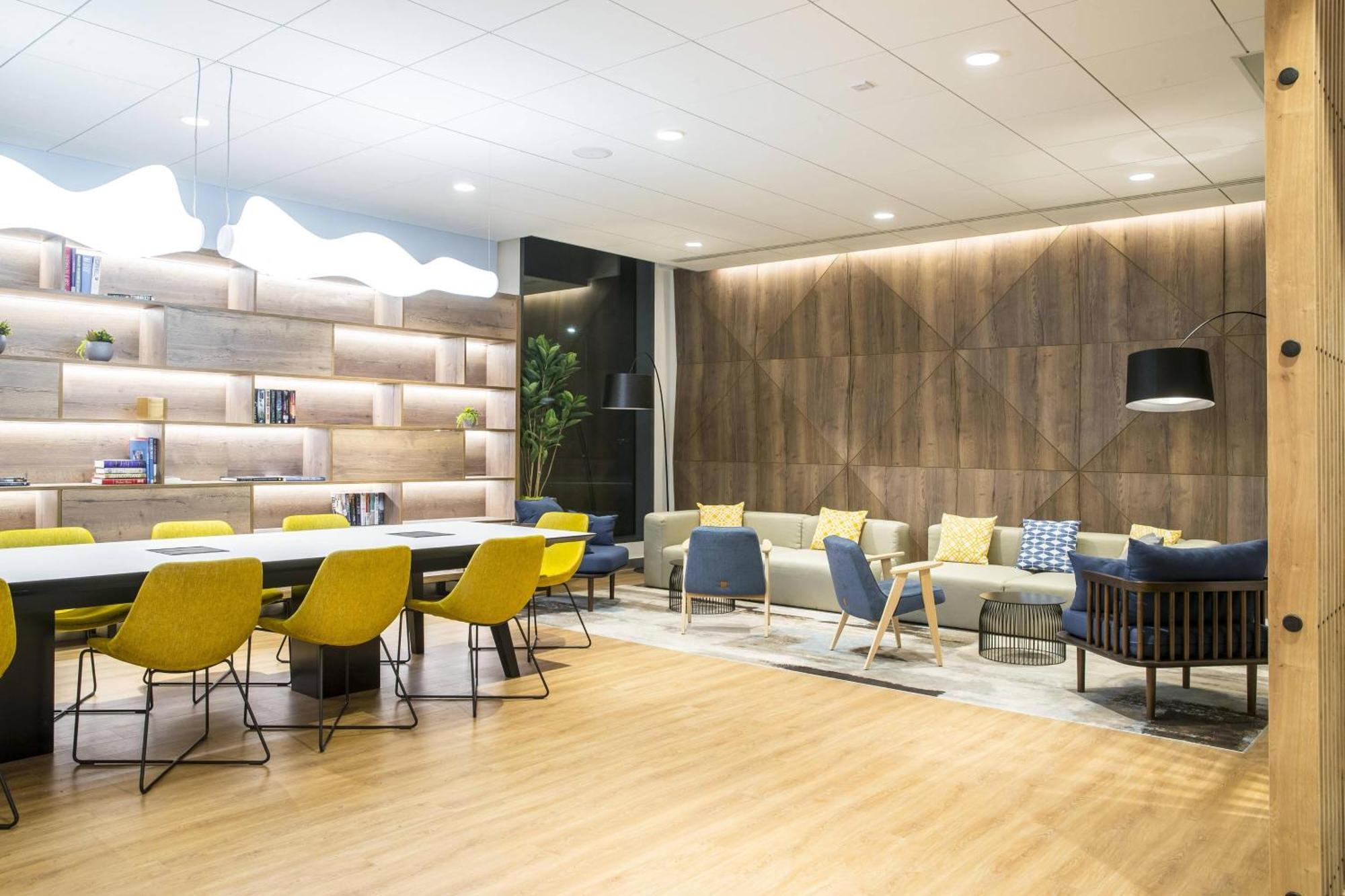 Готель Courtyard By Marriott Edinburgh West Екстер'єр фото