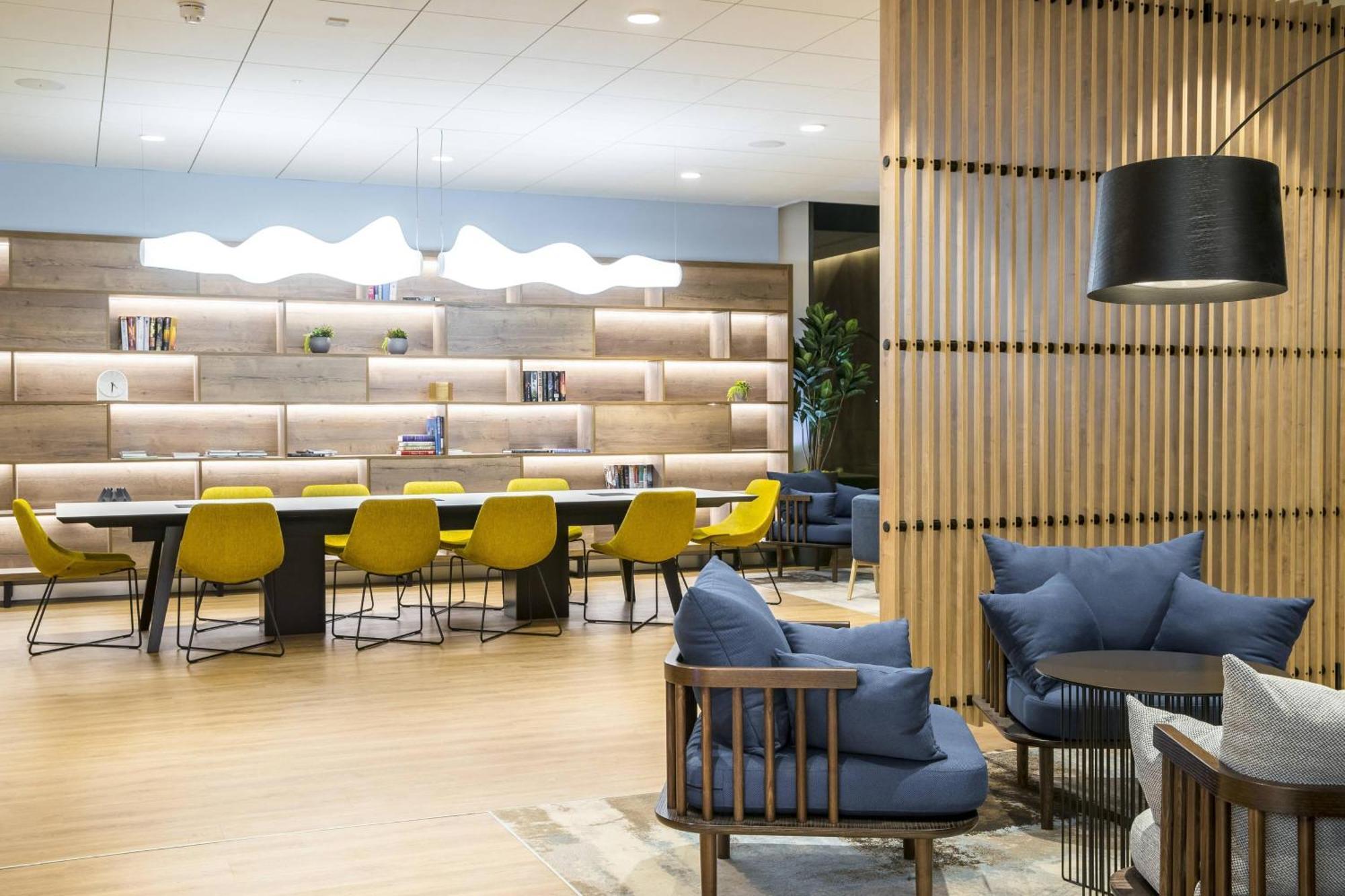Готель Courtyard By Marriott Edinburgh West Екстер'єр фото