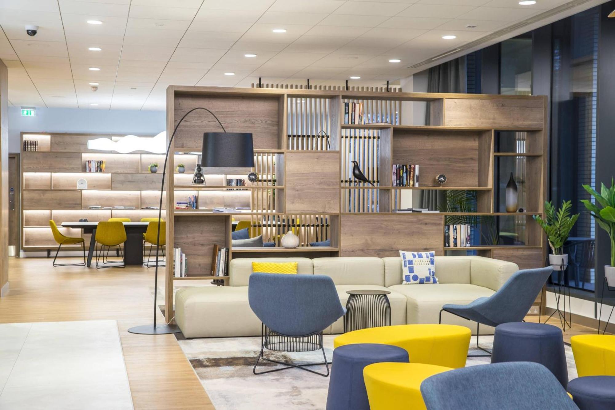 Готель Courtyard By Marriott Edinburgh West Екстер'єр фото